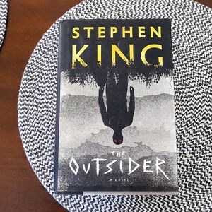 STEPHEN KING Book The Outsider